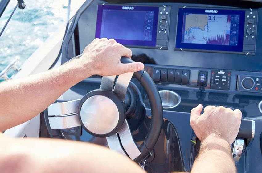 Motorboot Quicksilver Activ 875 Sundeck