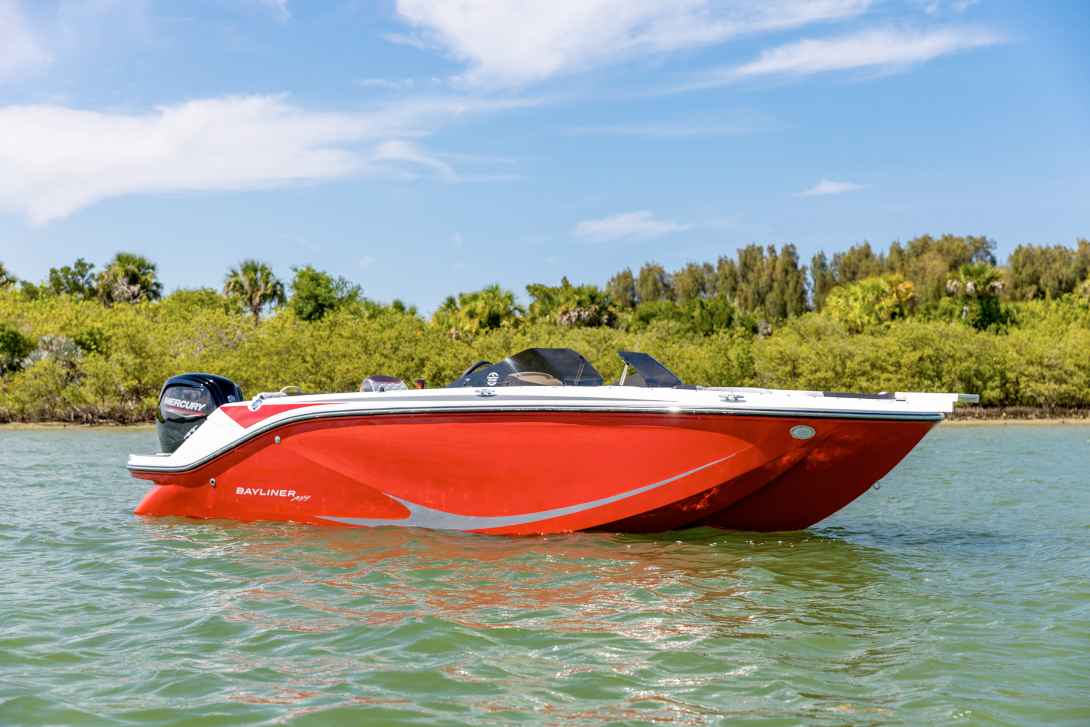 Motorboot Bayliner Element M19