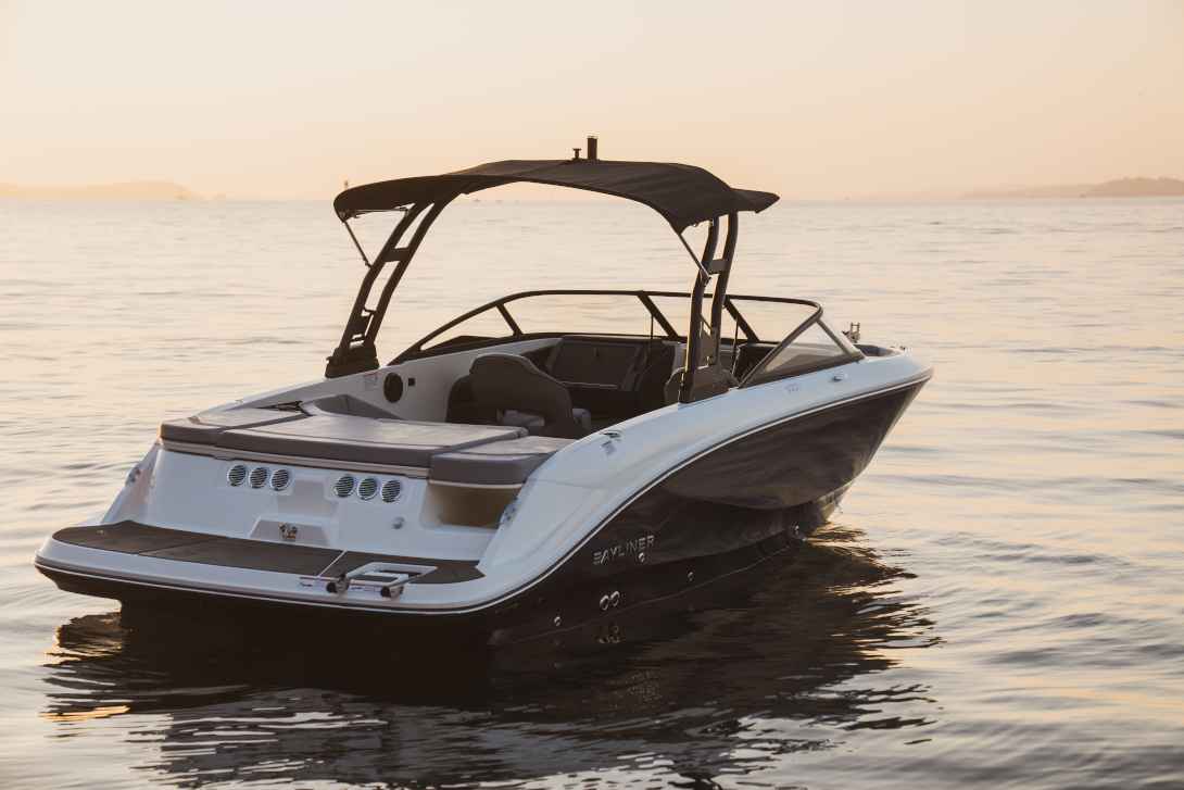Motorboot Bayliner V22i