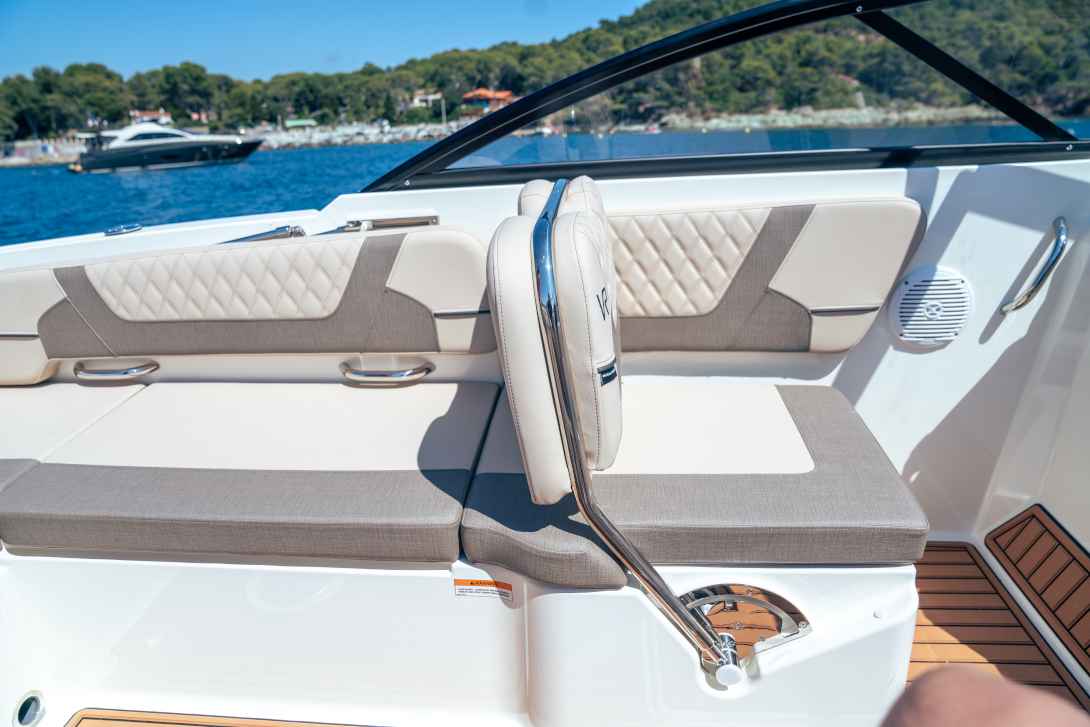 Motorboot Bayliner VR6 Cuddy OB