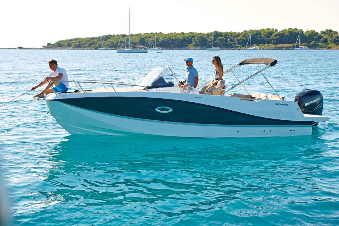 Motorboot Quicksilver Activ 755 Sundeck