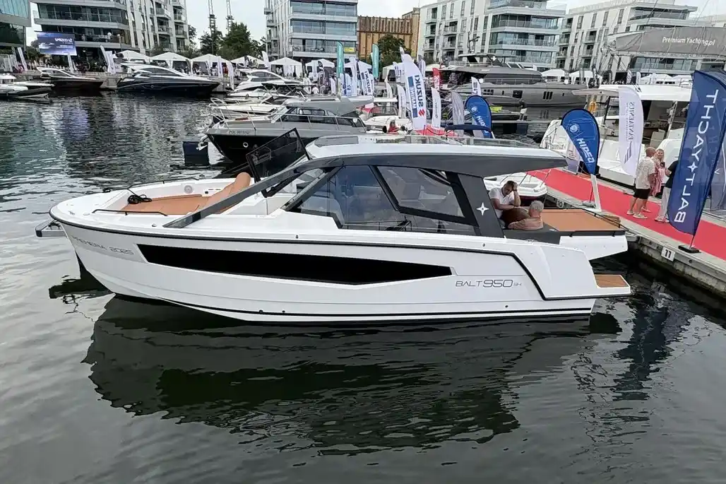 Motorboot Balt 950 SH