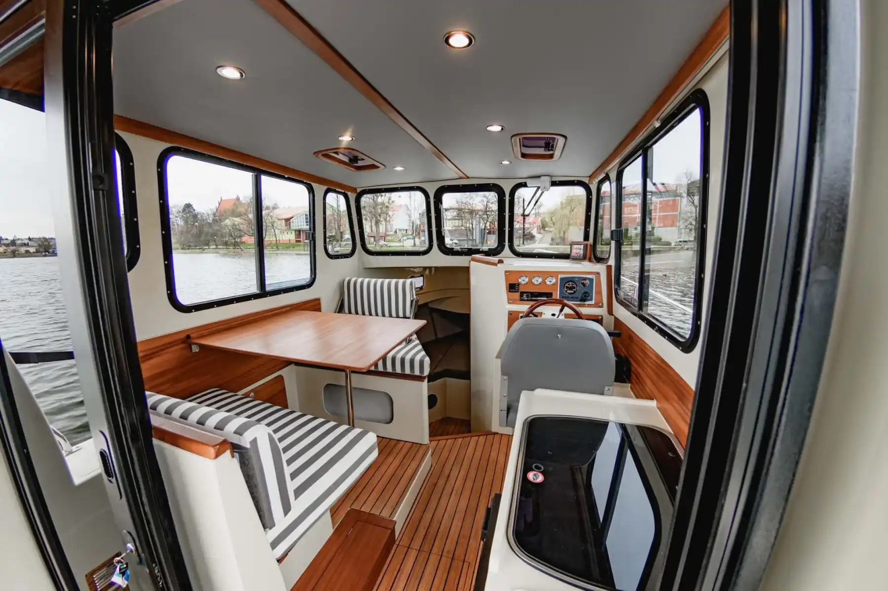 Motorboot IMPOL Yacht & Bootshandel Marim 755