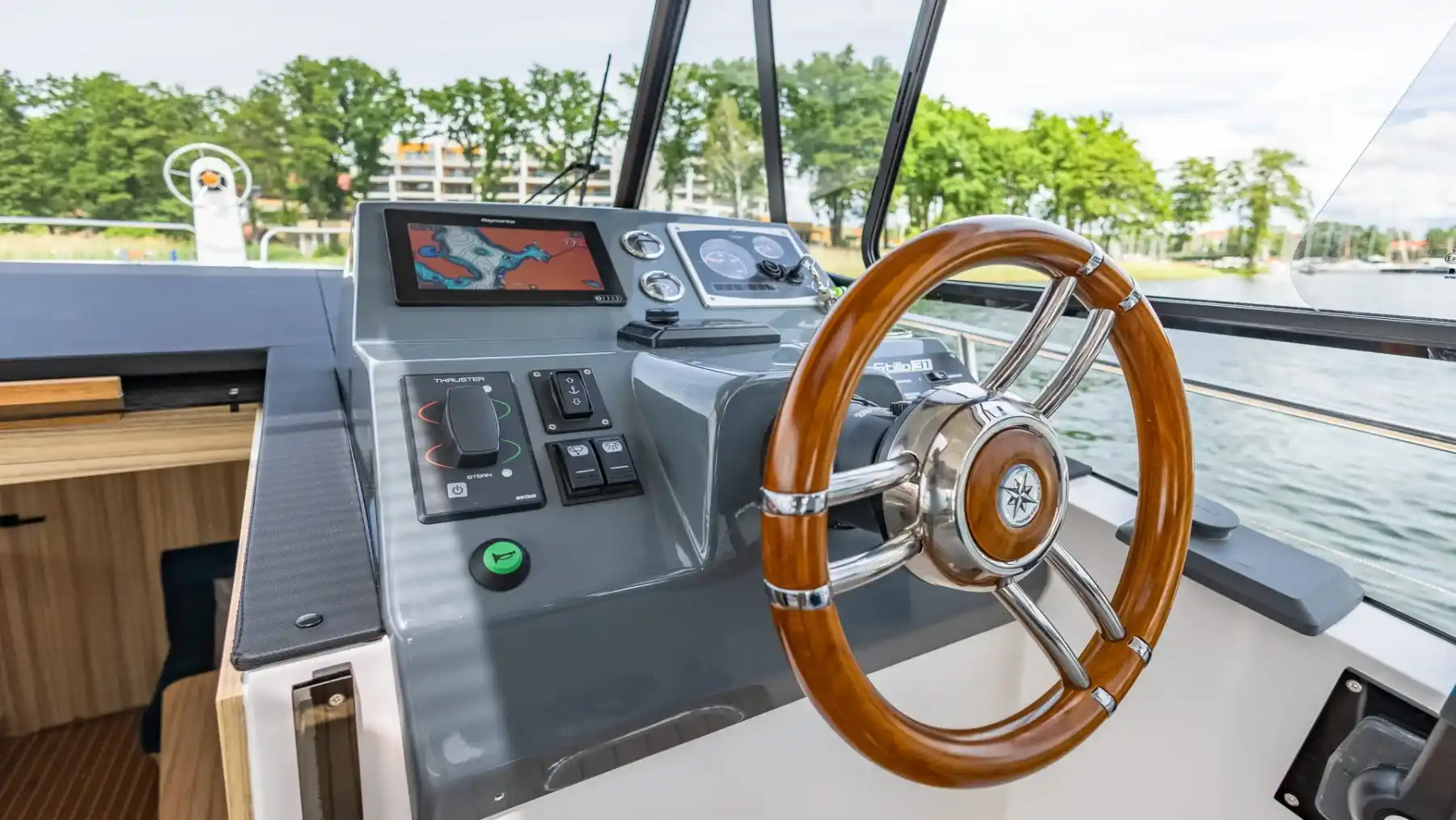 Motorboot Stillo 31