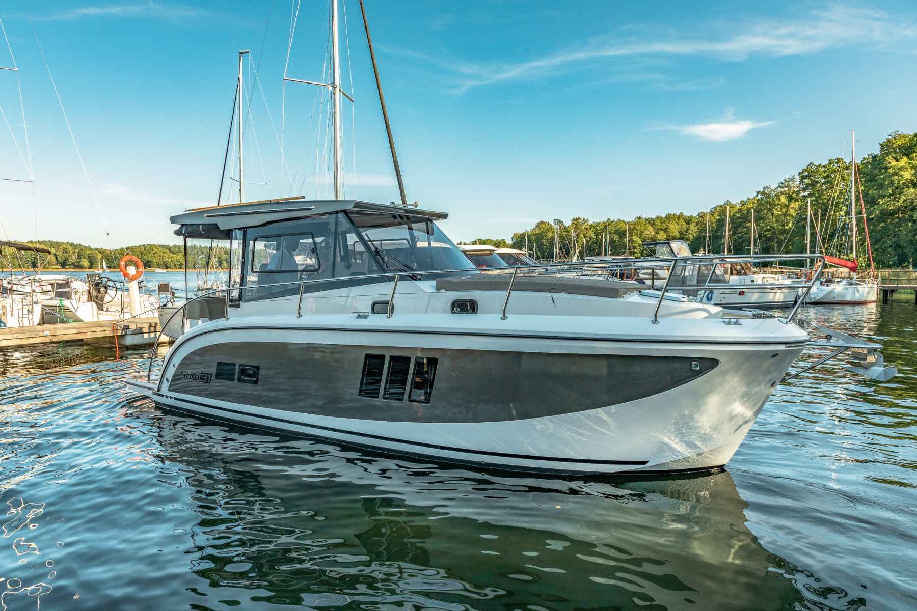 Motorboot Stillo 31