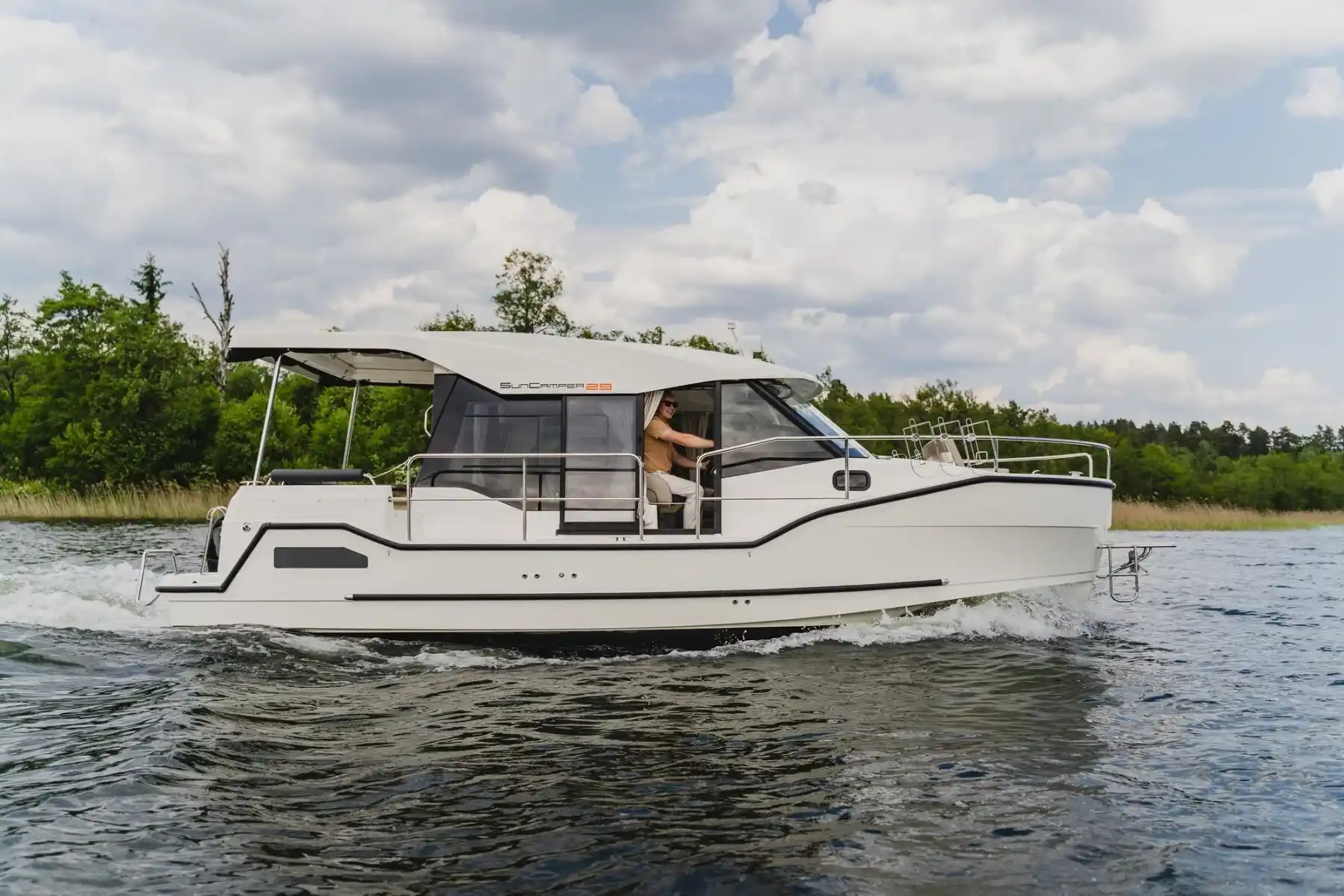 Motorboot IMPOL Yacht & Bootshandel SunCamper 31