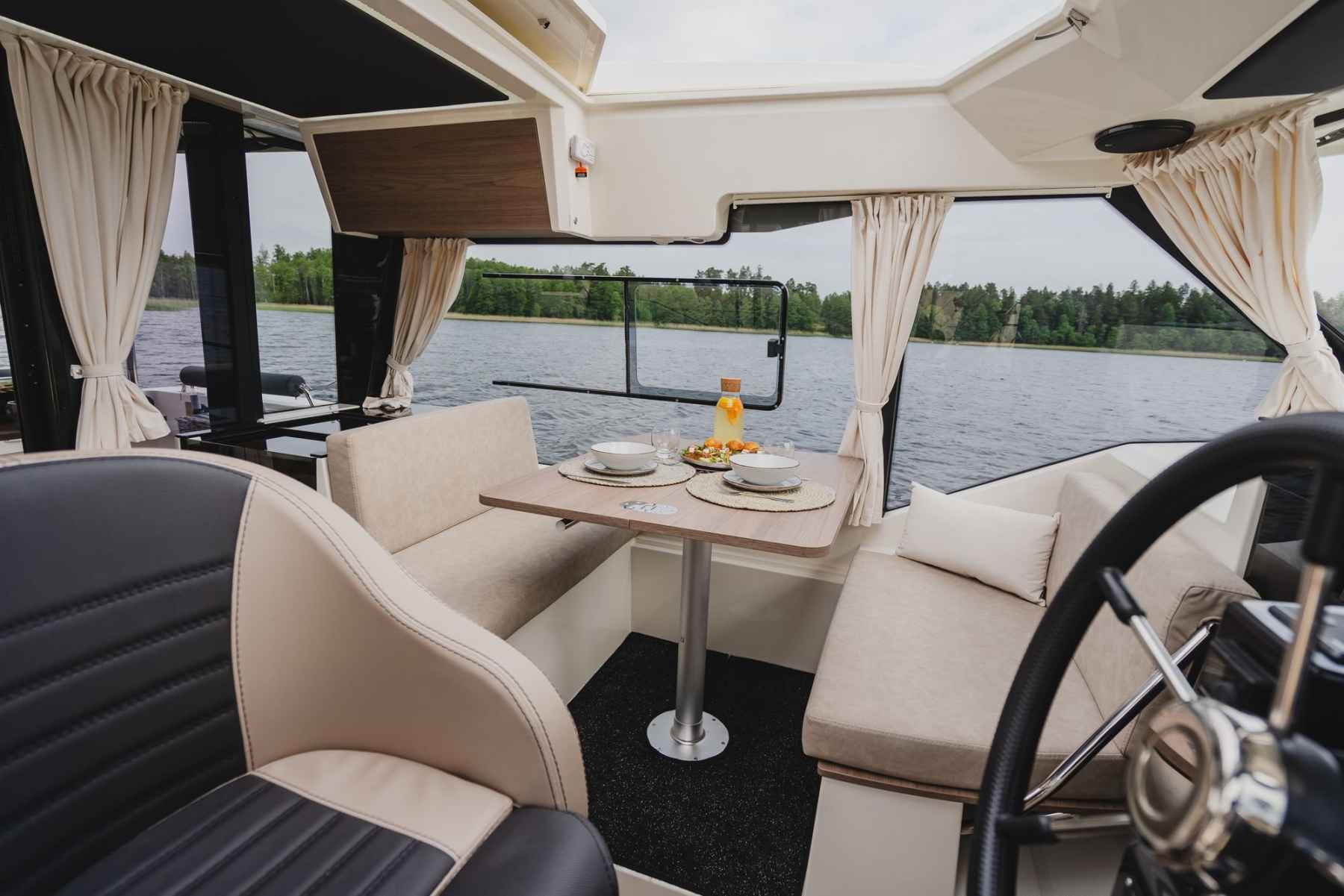 Motorboot IMPOL Yacht & Bootshandel SunCamper 31