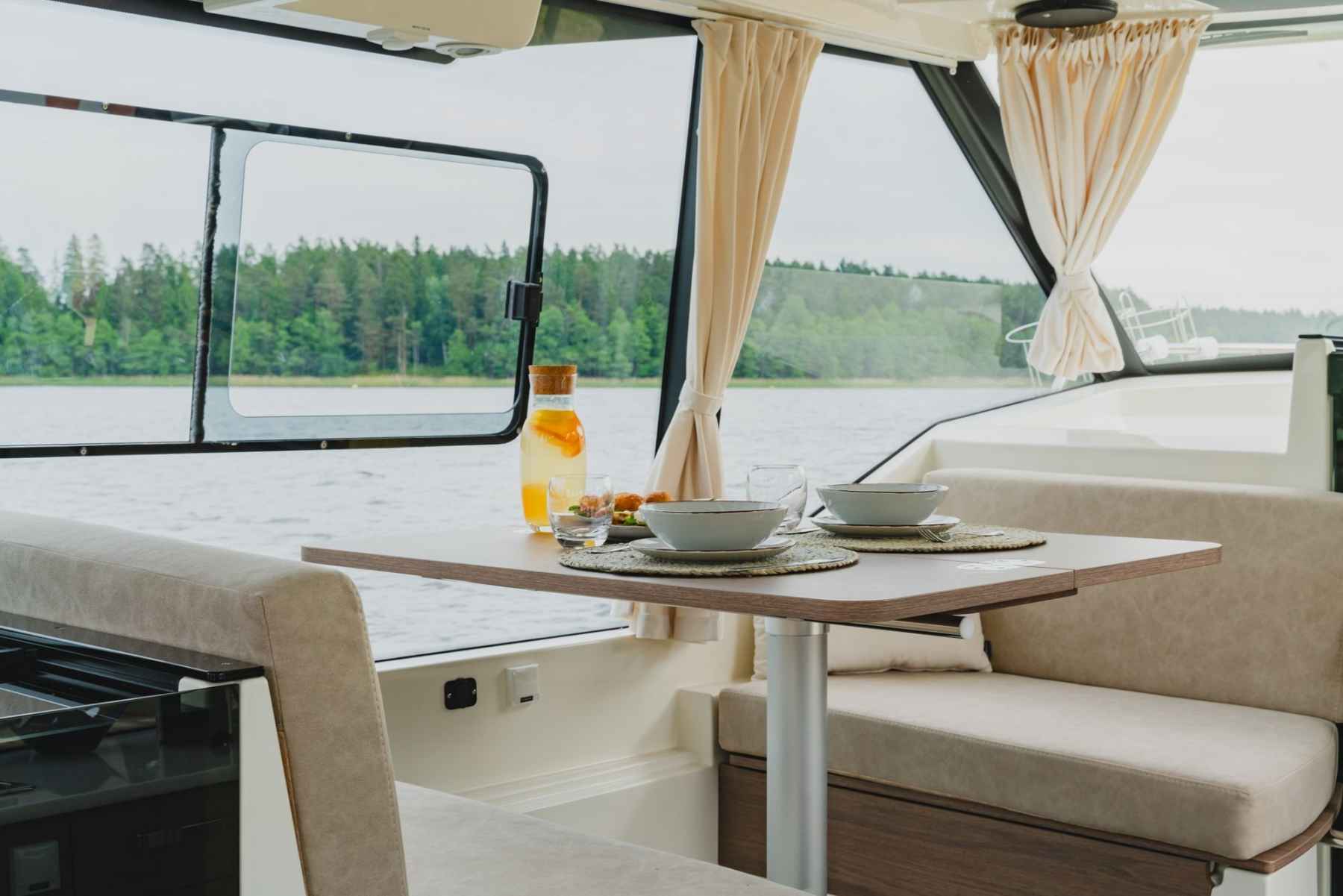 Motorboot IMPOL Yacht & Bootshandel SunCamper 31