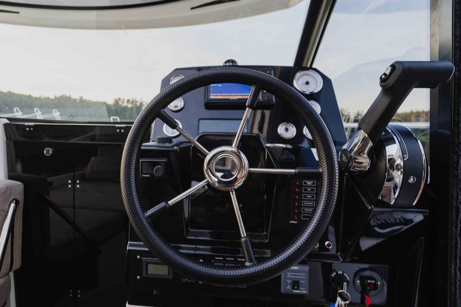 Motorboot IMPOL Yacht & Bootshandel SunCamper 31