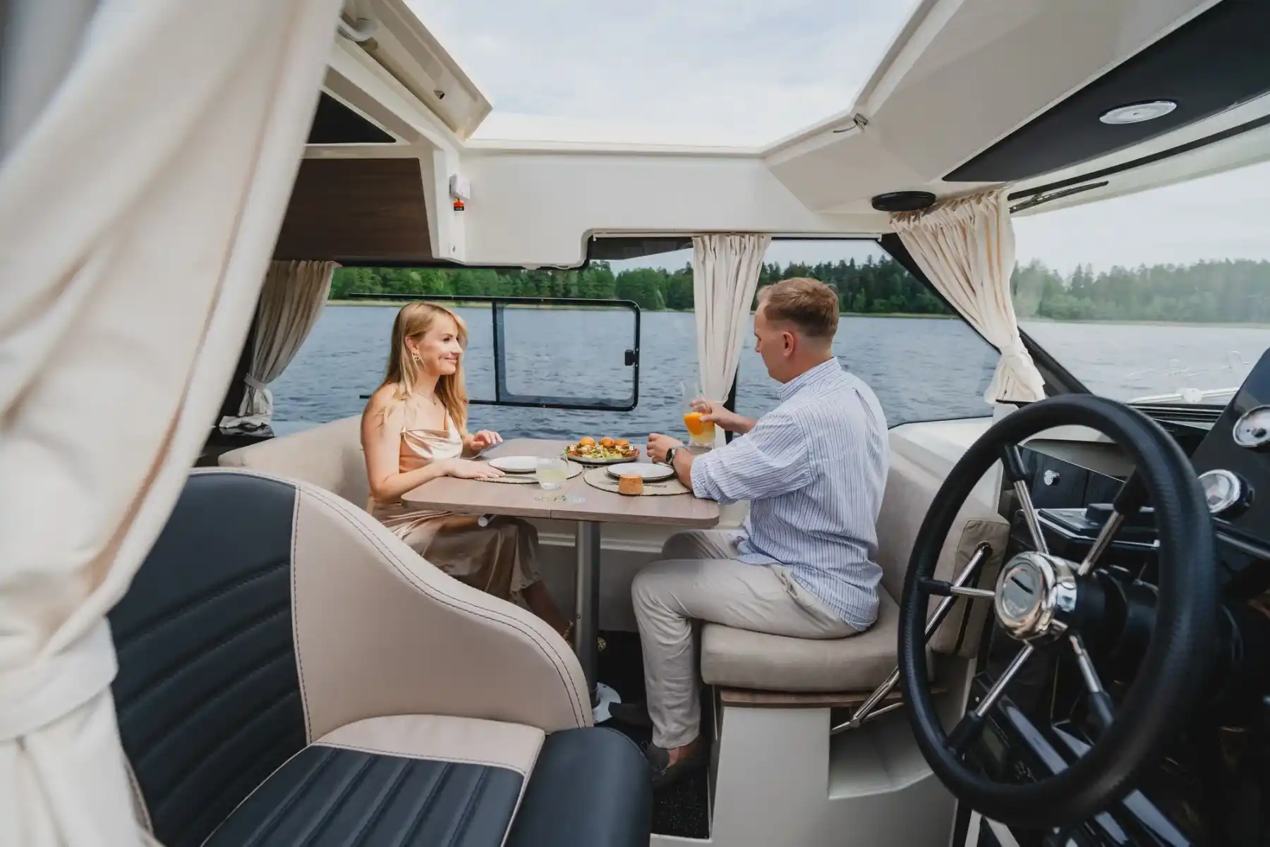 Motorboot IMPOL Yacht & Bootshandel SunCamper 31