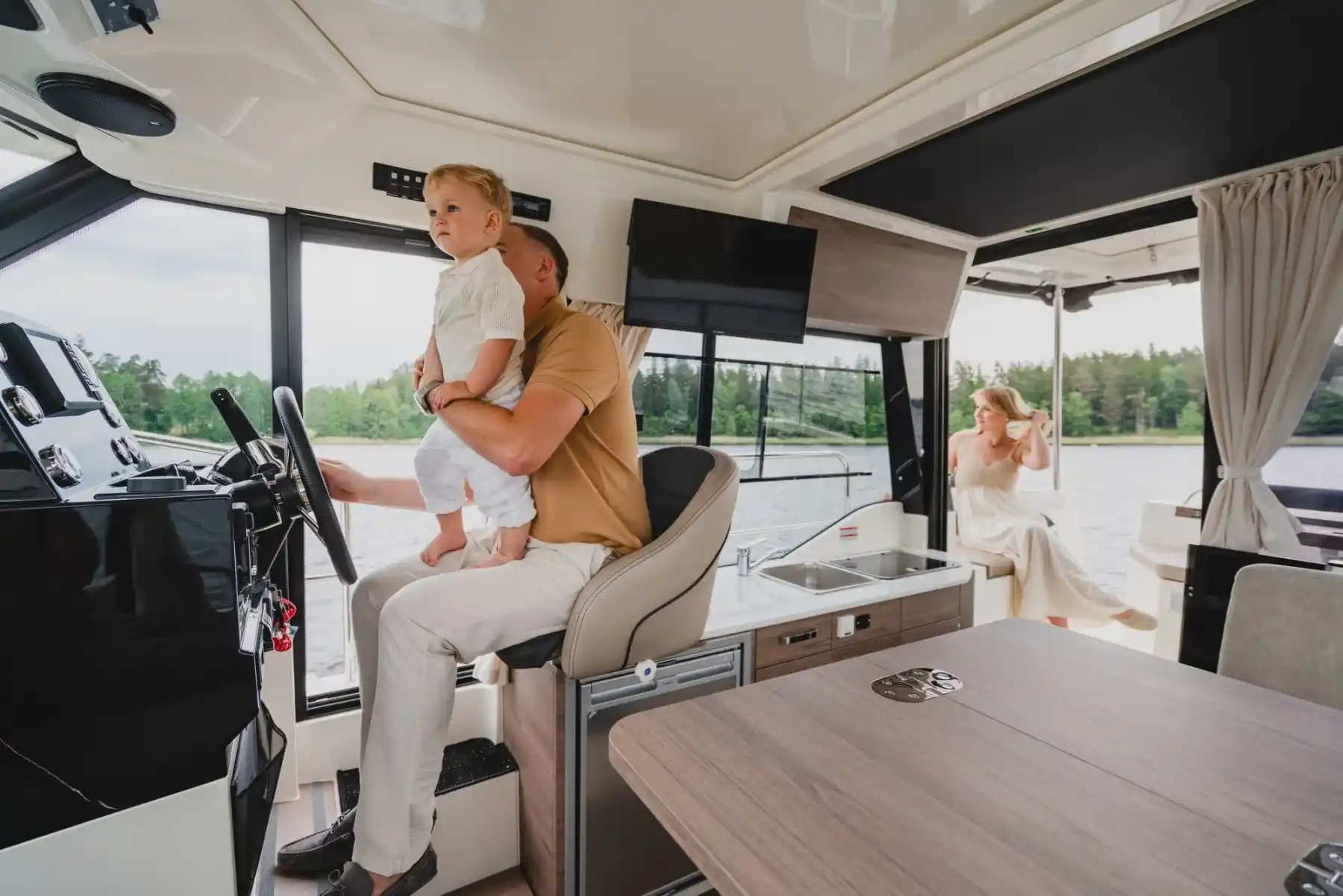 Motorboot IMPOL Yacht & Bootshandel SunCamper 31