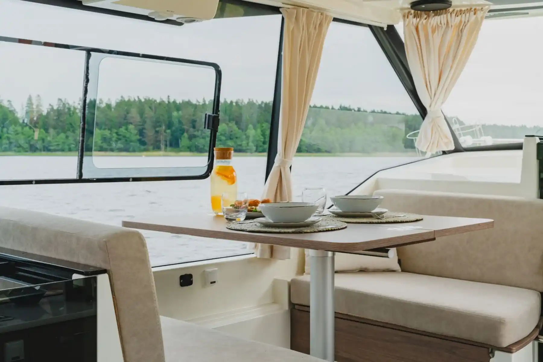 Motorboot IMPOL Yacht & Bootshandel SunCamper 31