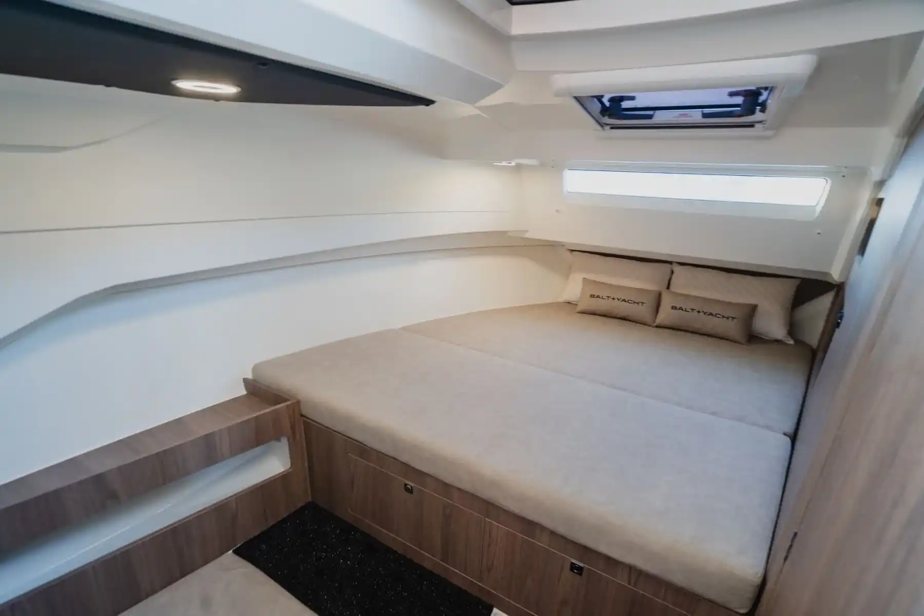 Motorboot IMPOL Yacht & Bootshandel SunCamper 31