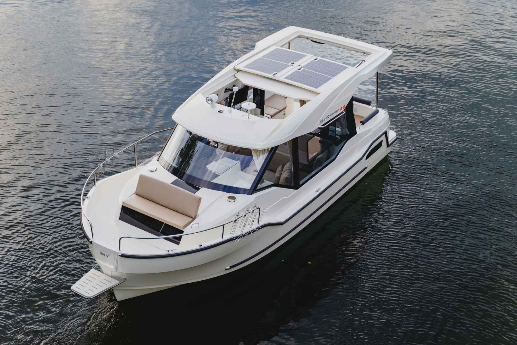 Motorboot IMPOL Yacht & Bootshandel SunCamper 31