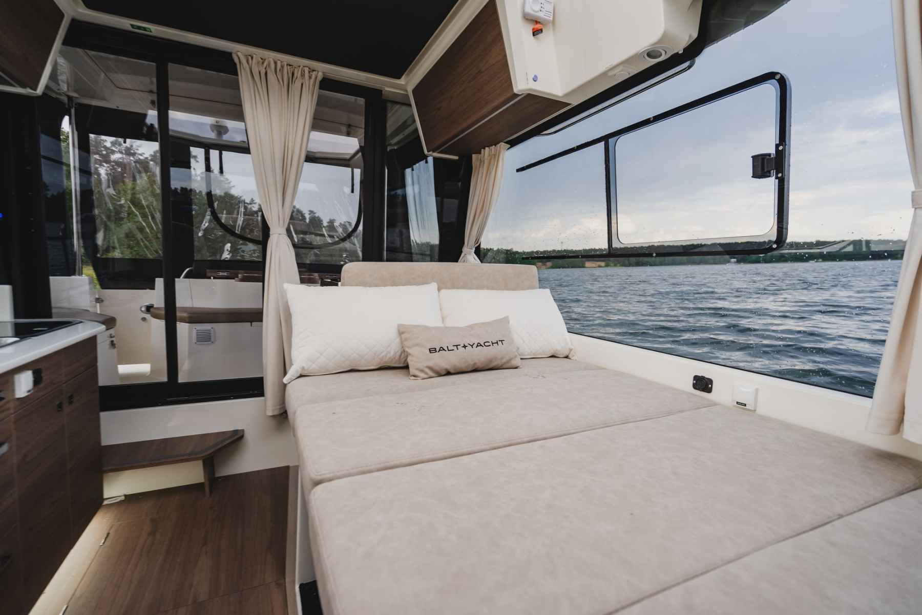 Motorboot IMPOL Yacht & Bootshandel SunCamper 31