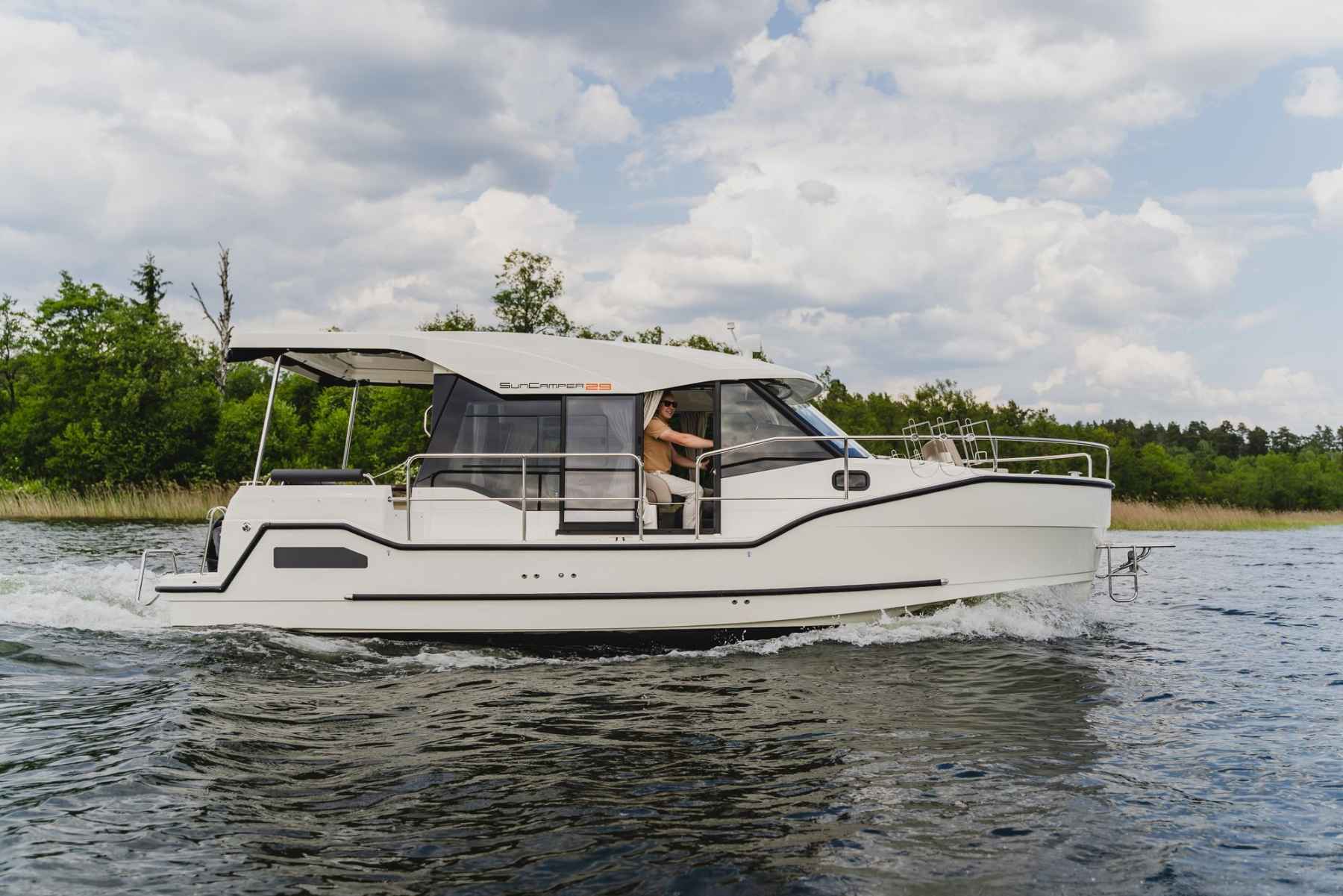 Motorboot IMPOL Yacht & Bootshandel SunCamper 31