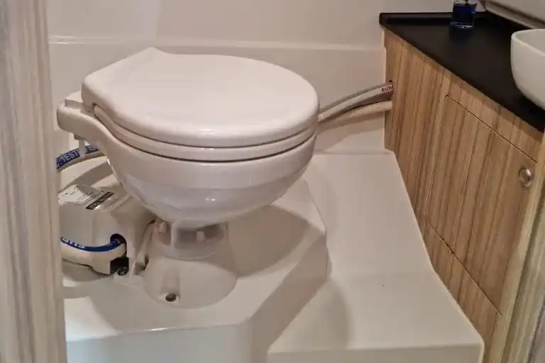 Motorboot IMPOL Yacht & Bootshandel Stillo 8.0