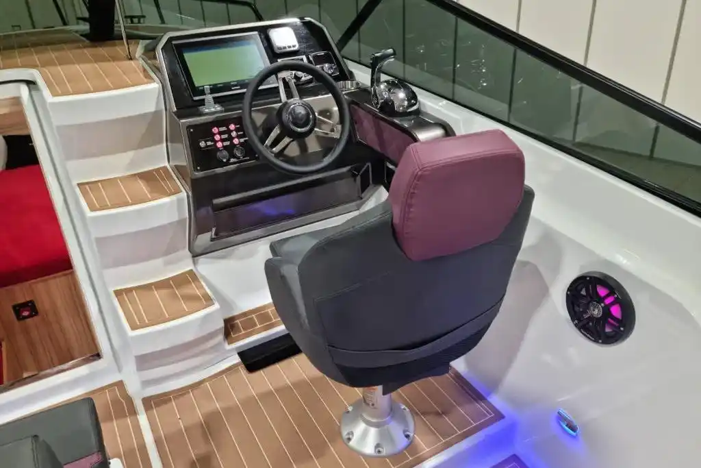 Motorboot IMPOL Yacht & Bootshandel Stillo 8.0
