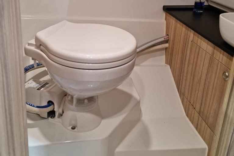 Motorboot IMPOL Yacht & Bootshandel Stillo 8.0