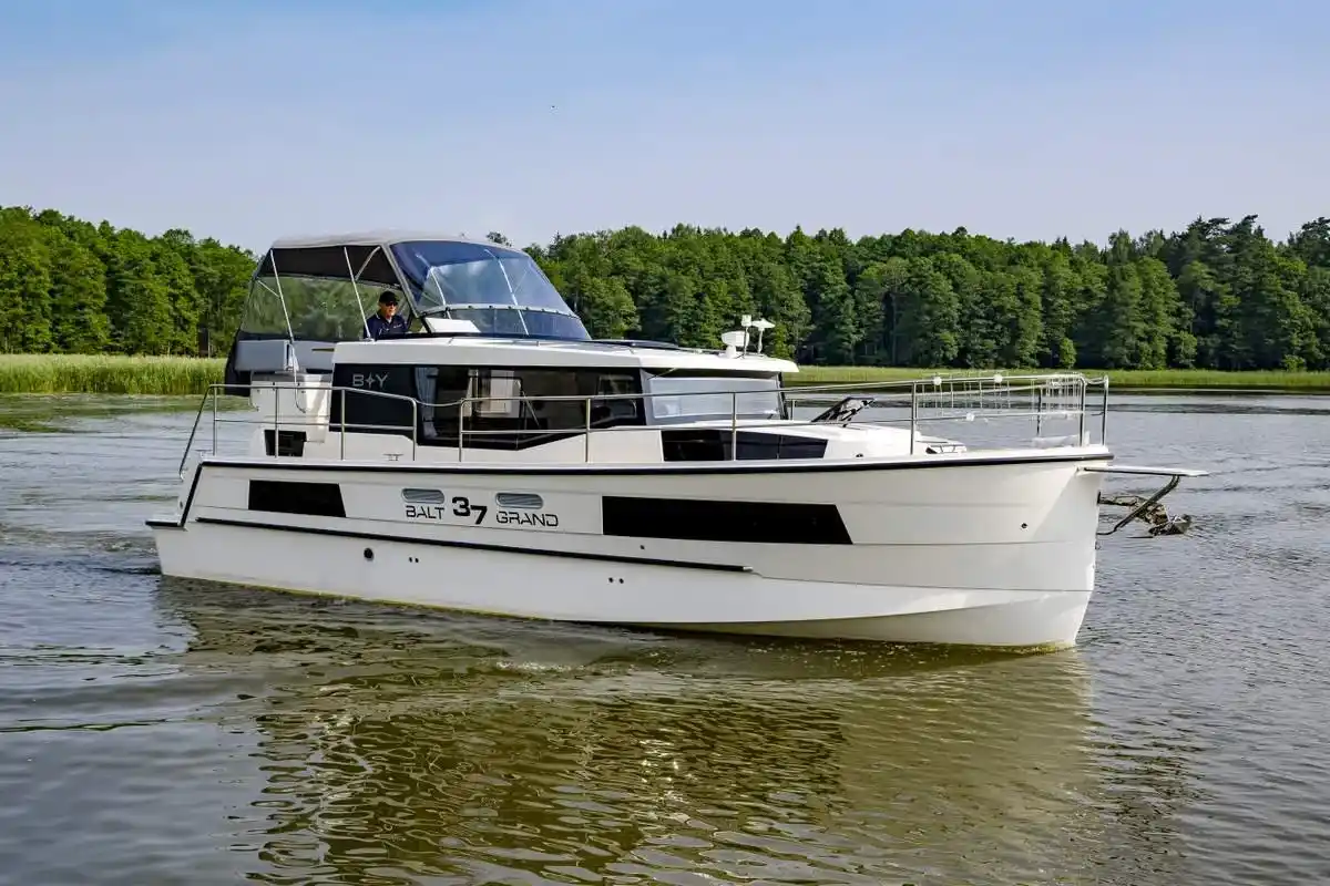 Motorboot Balt 37 Grand