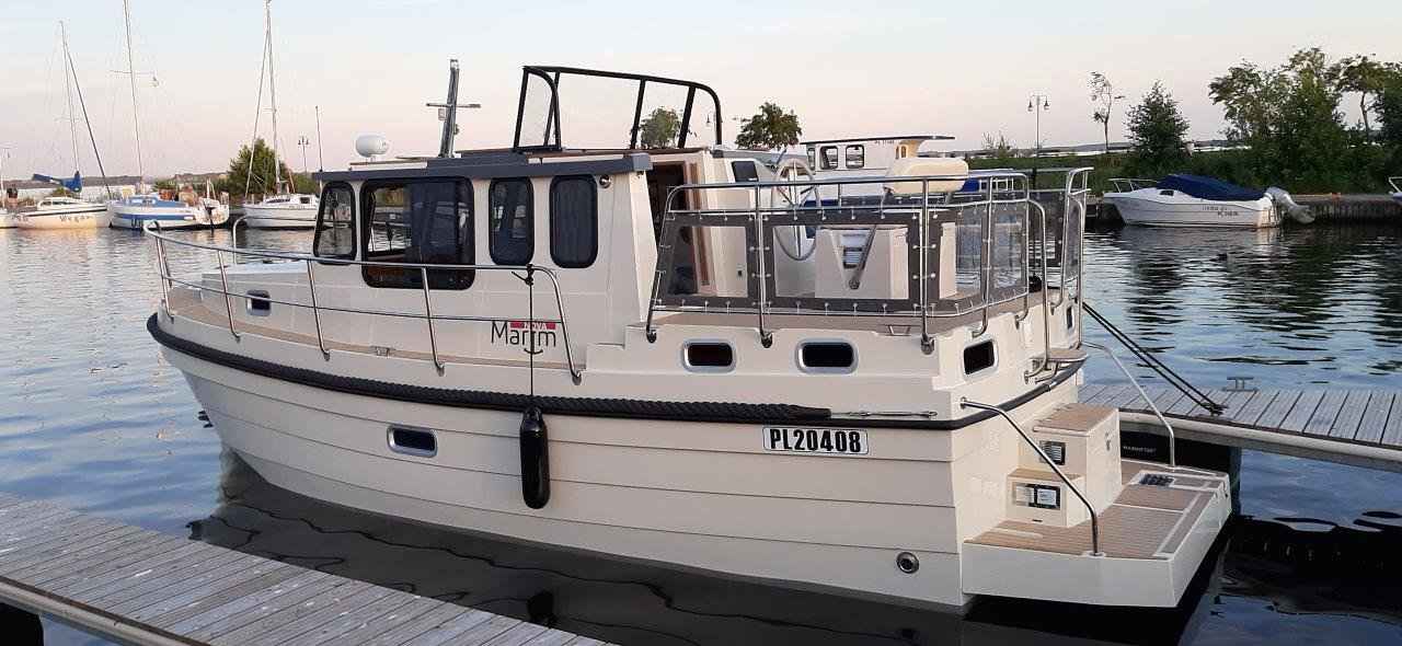 Motorboot IMPOL Yacht & Bootshandel Marim 808