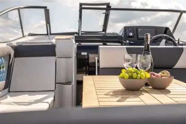 Motorboot IMPOL Yacht & Bootshandel Stillo 24