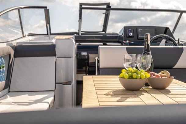Motorboot IMPOL Yacht & Bootshandel Stillo 24