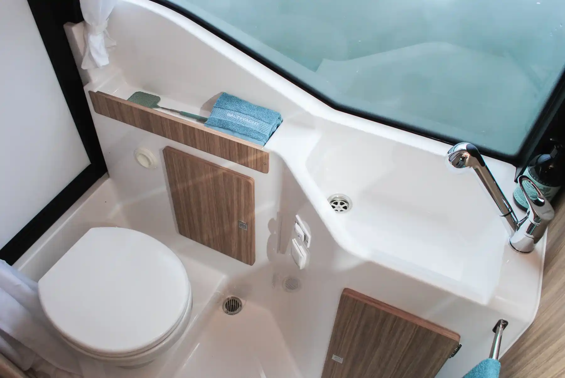 Motorboot IMPOL Yacht & Bootshandel SunCamper 36