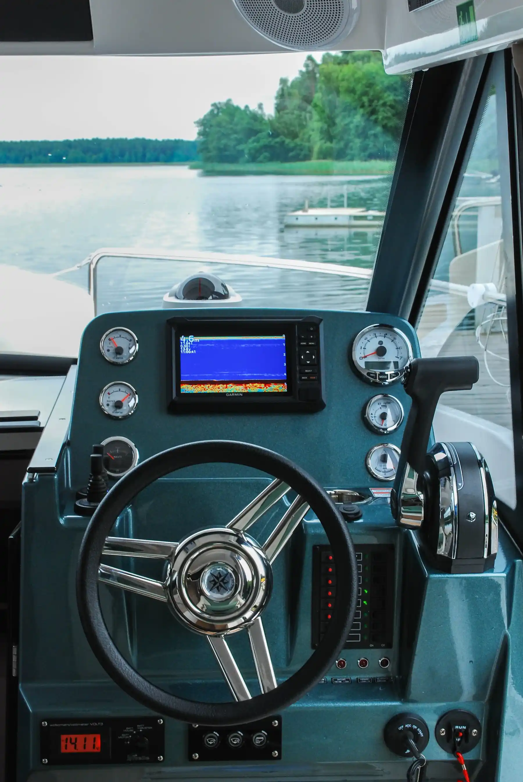 Motorboot IMPOL Yacht & Bootshandel SunCamper 36