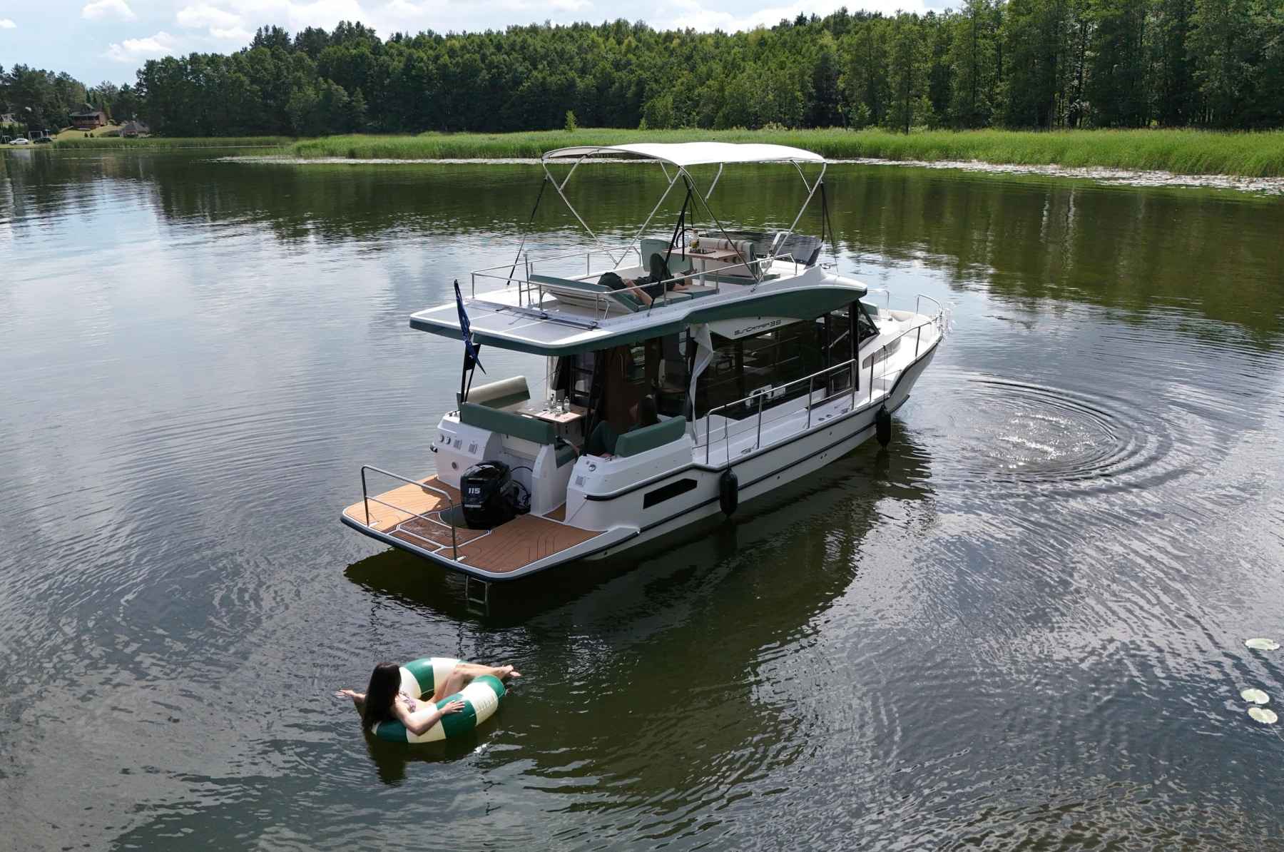 Motorboot IMPOL SunCamper 36