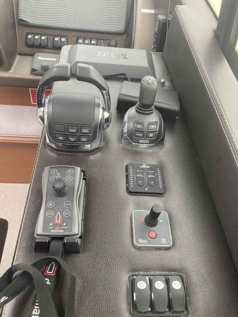 Motorboot Prestige 620 S (SportFly)