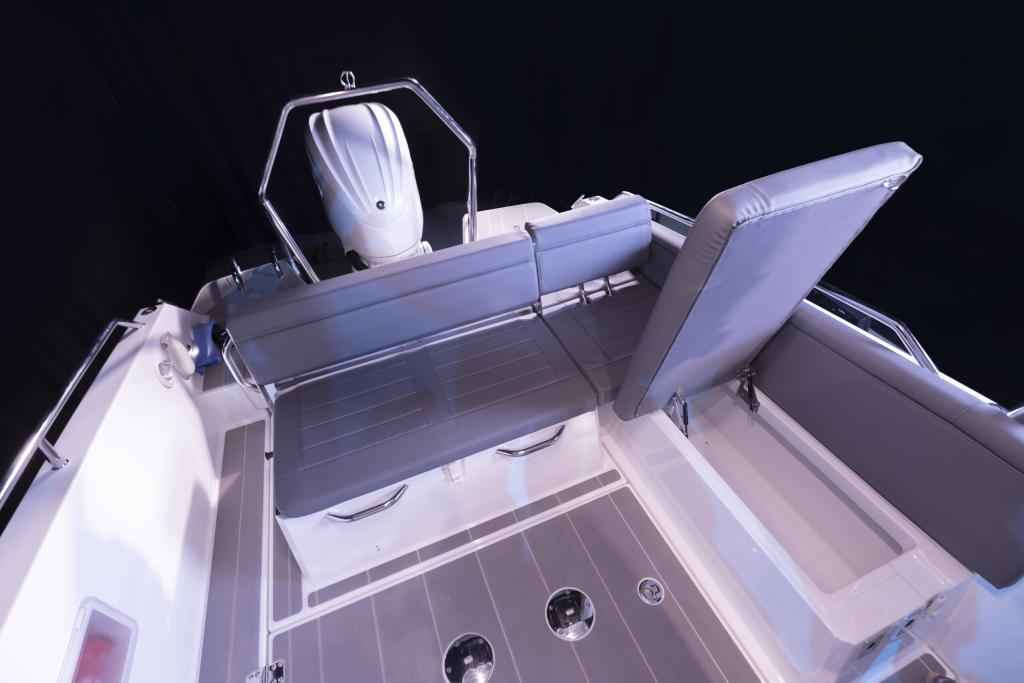 Motorboot Quarken 27 T-Top