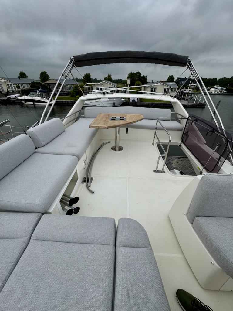 Motorboot Prestige 460 FLY