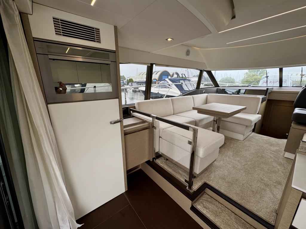 Motorboot Prestige 460 FLY