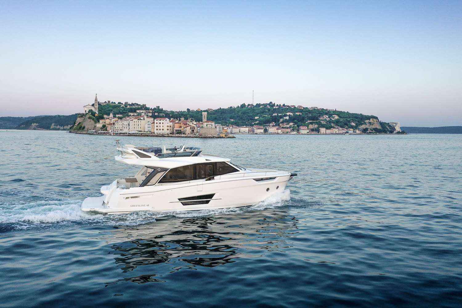 Motorboot Greenline 45 FLY