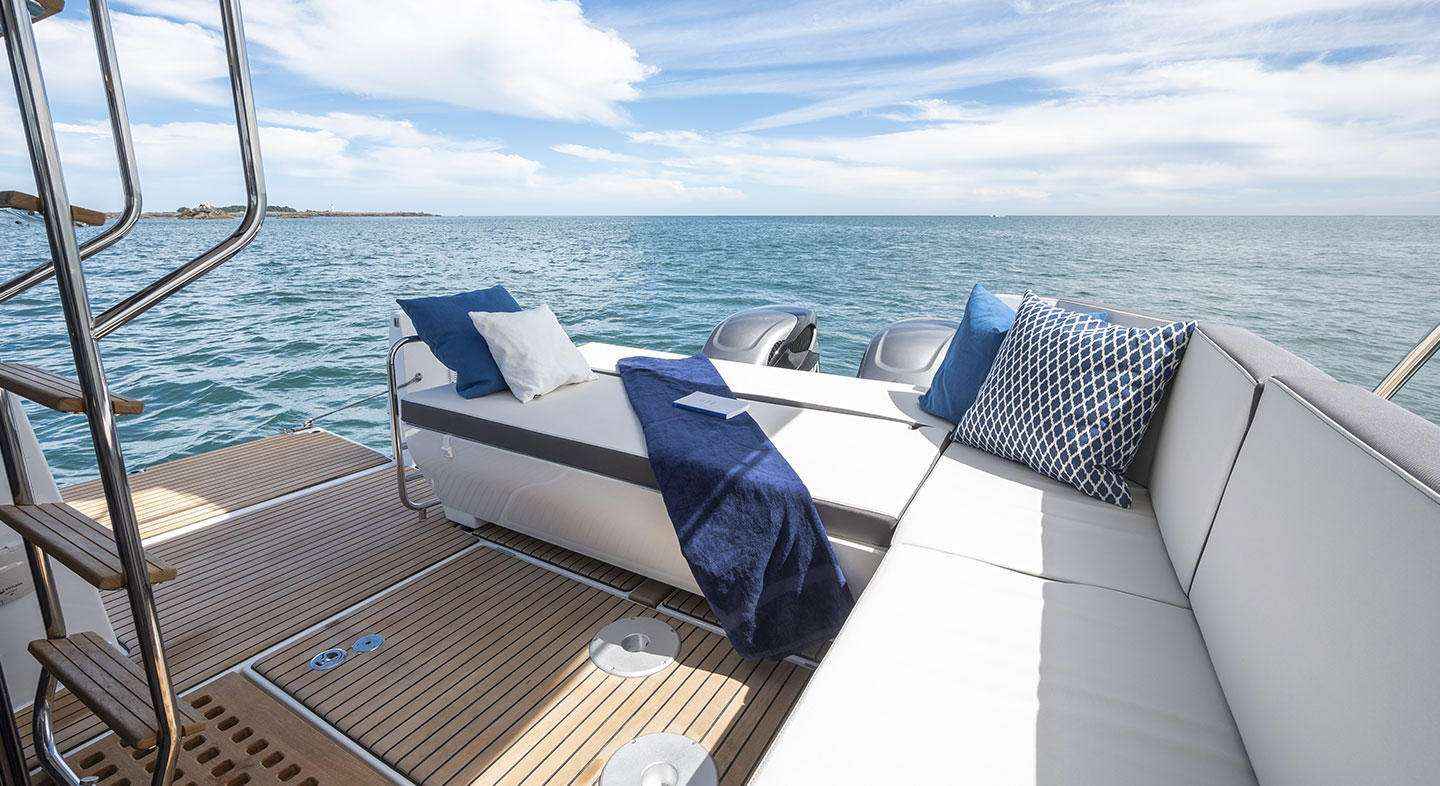 Motorboot Beneteau ANTARES 11 FLY