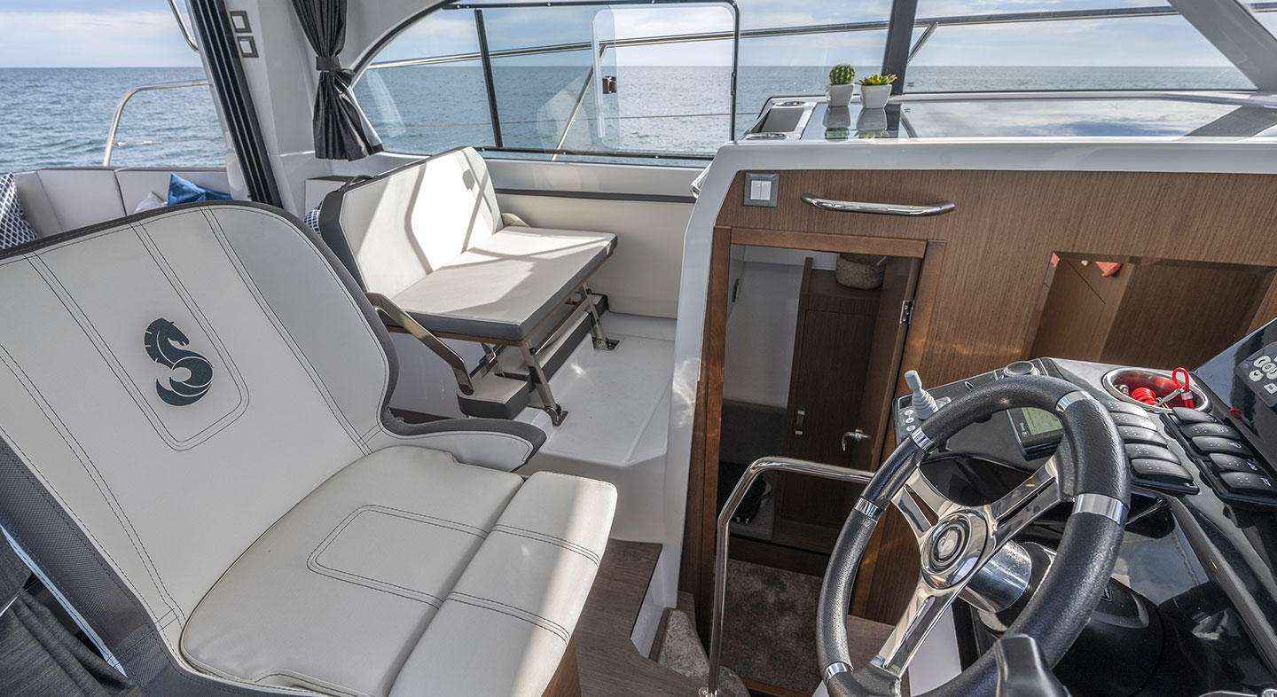 Motorboot Beneteau ANTARES 11 FLY