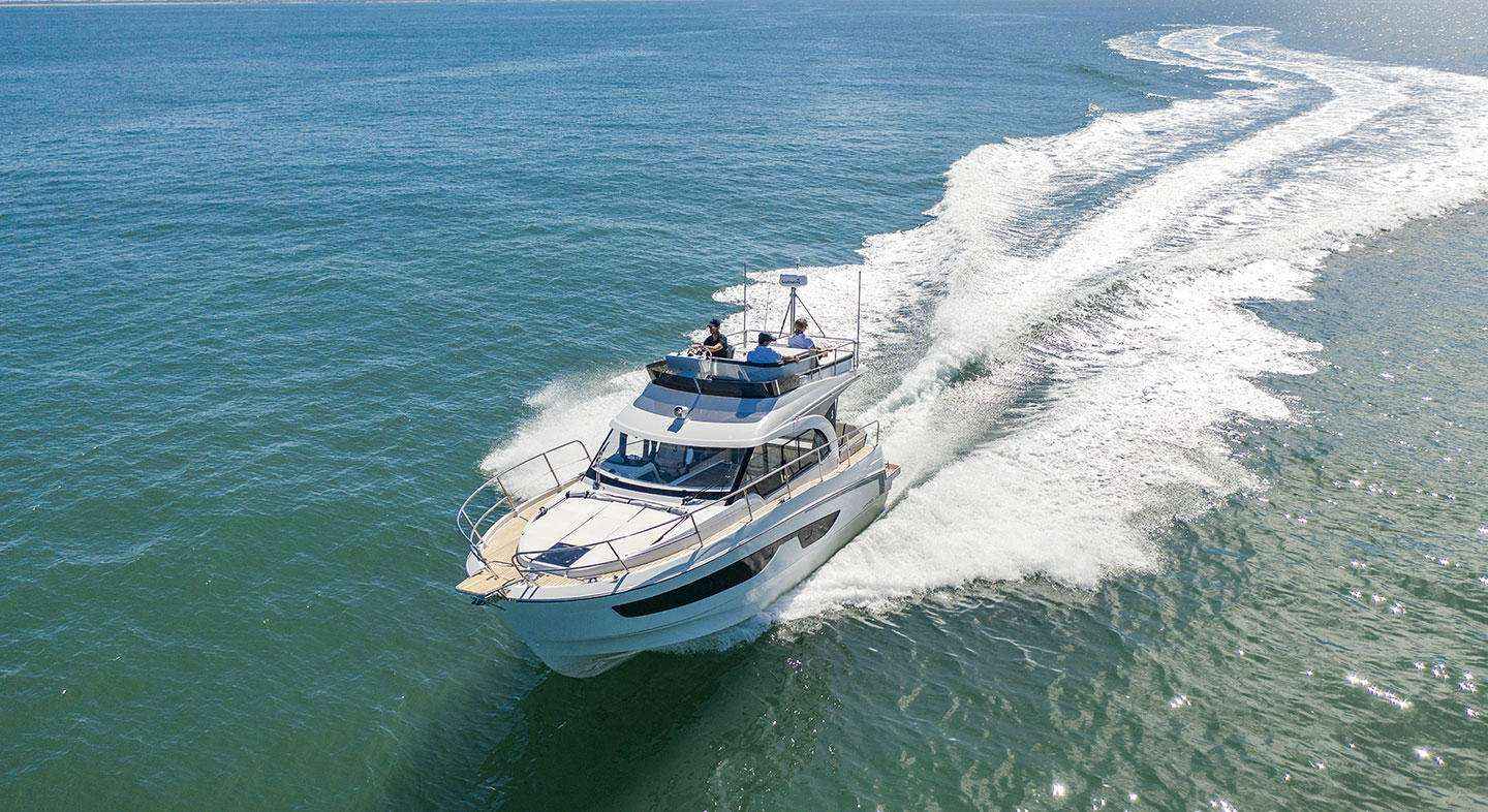 Motorboot Beneteau ANTARES 11 FLY