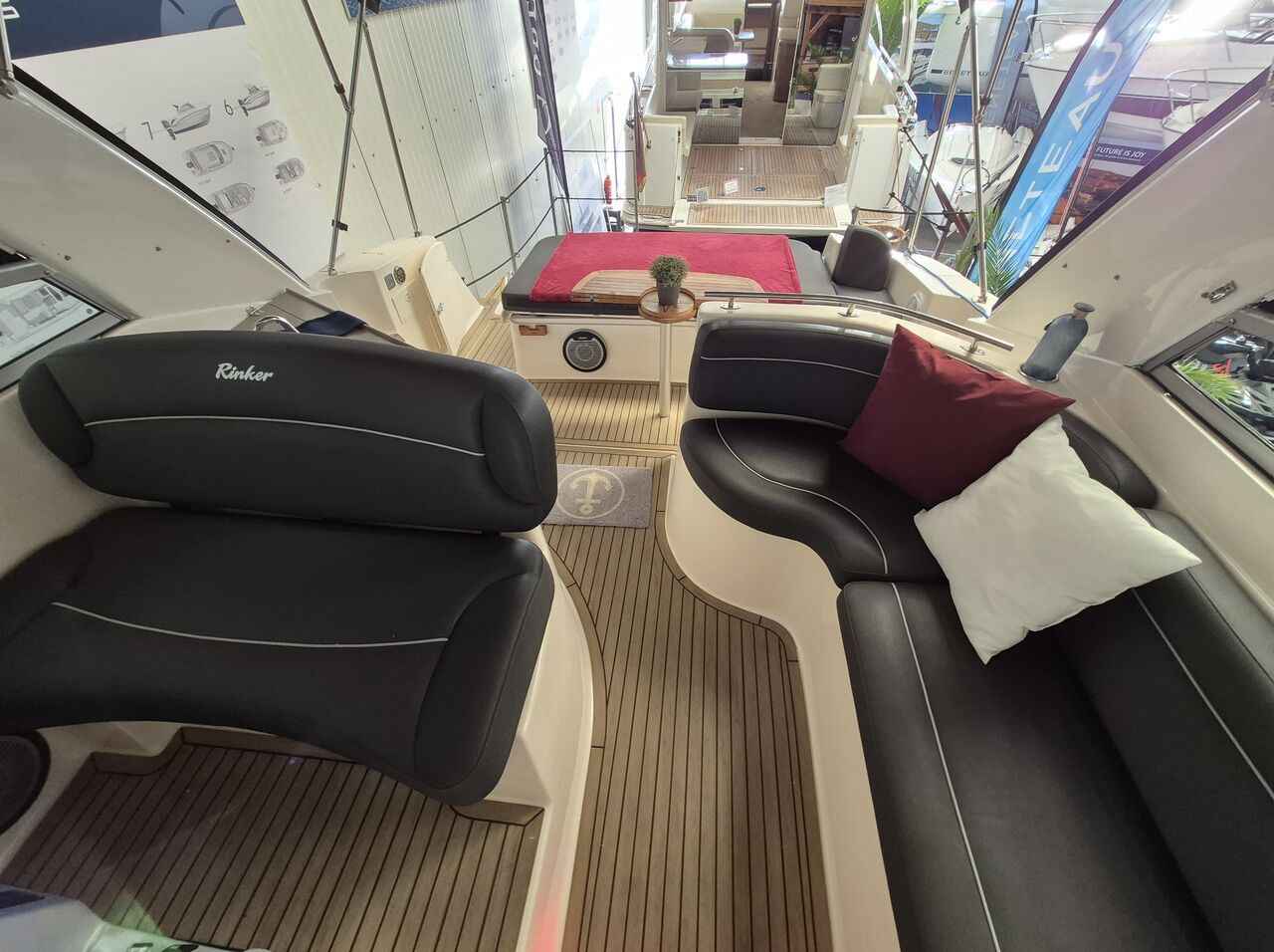Motorboot Rinker 342 Fiesta Vee