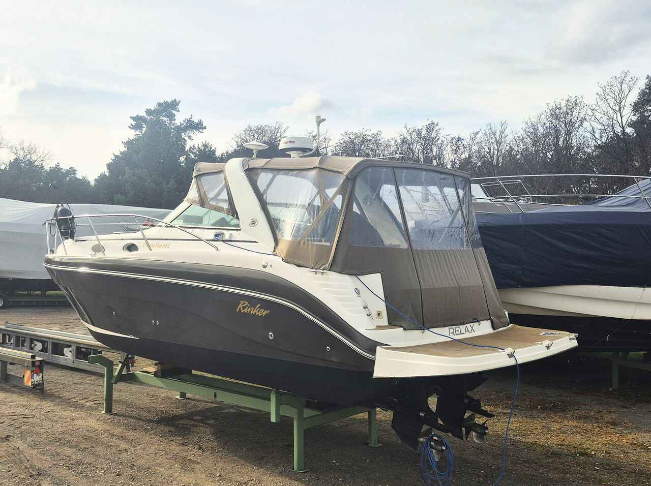 Motorboot Rinker 342 Fiesta Vee