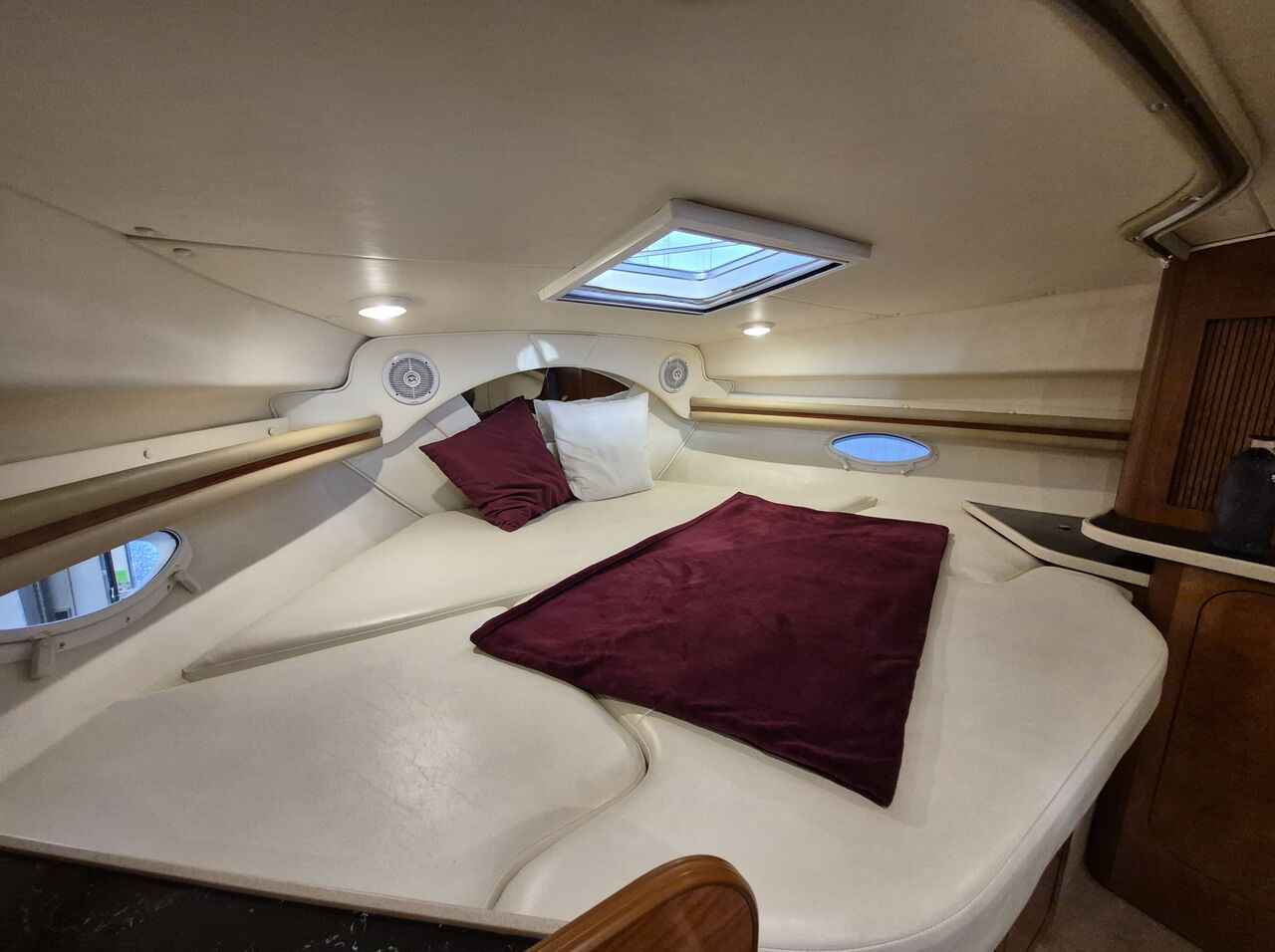 Motorboot Rinker 342 Fiesta Vee