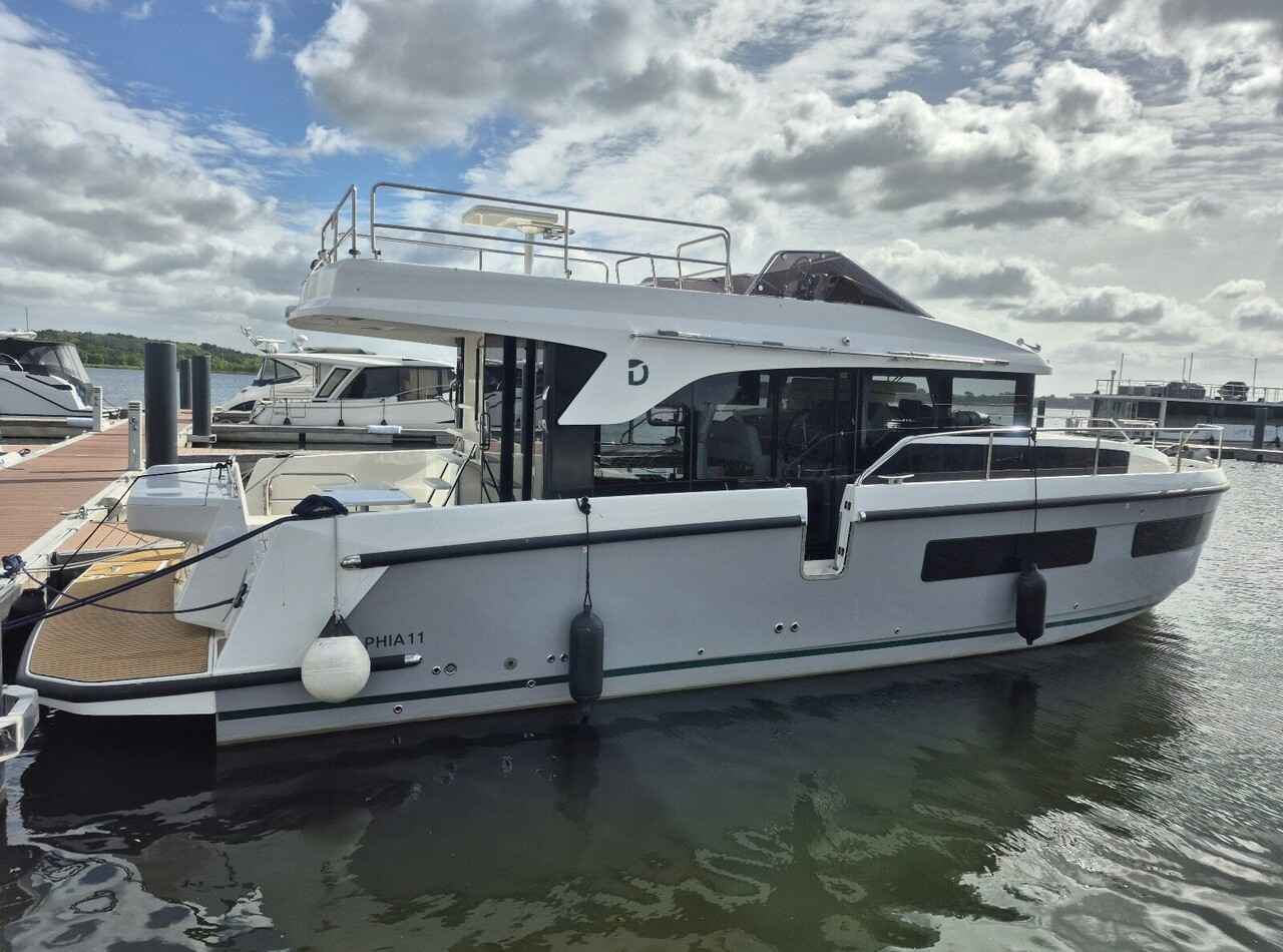 Motorboot Delphia Yachts Delphia 11 Flylounge