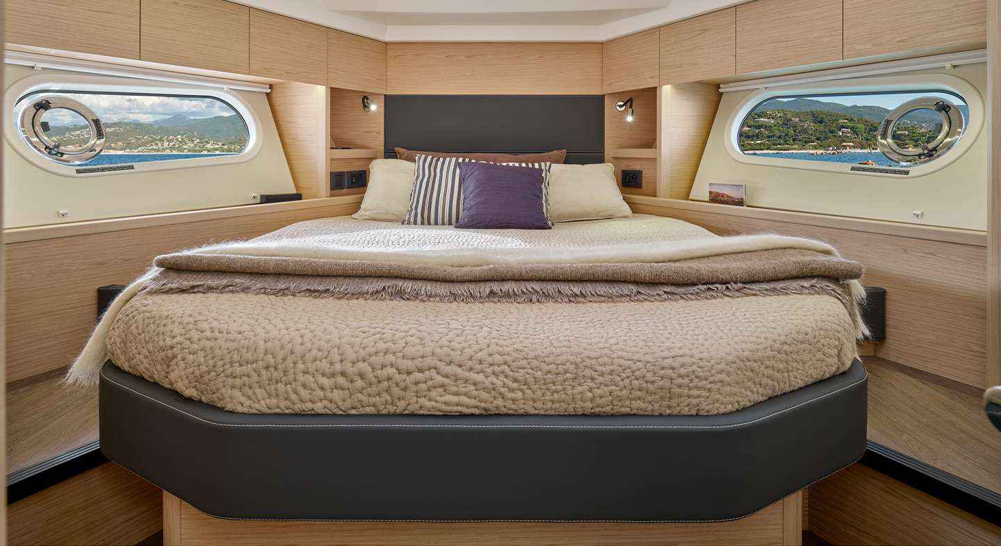 Motorboot Beneteau SWIFT TRAWLER 48