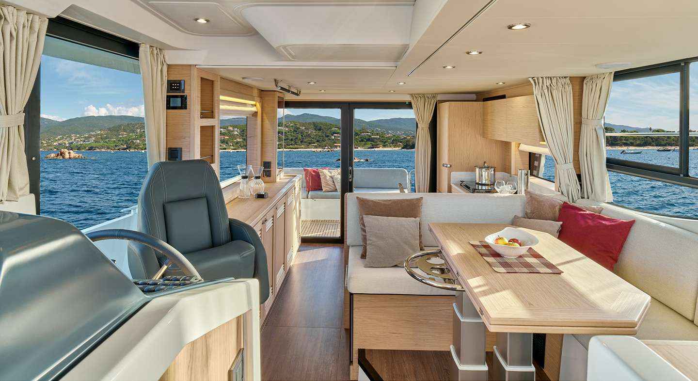 Motorboot Beneteau SWIFT TRAWLER 48