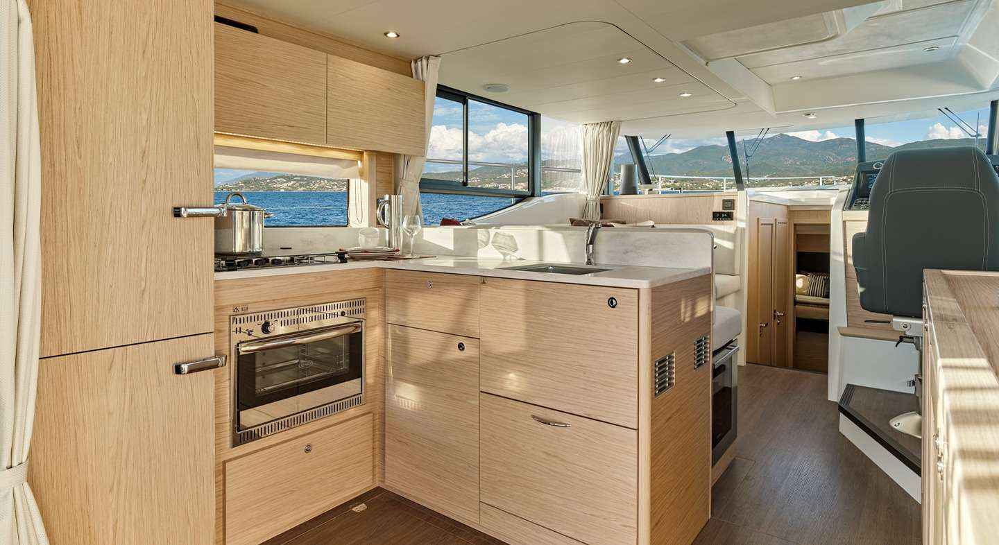 Motorboot Beneteau SWIFT TRAWLER 48