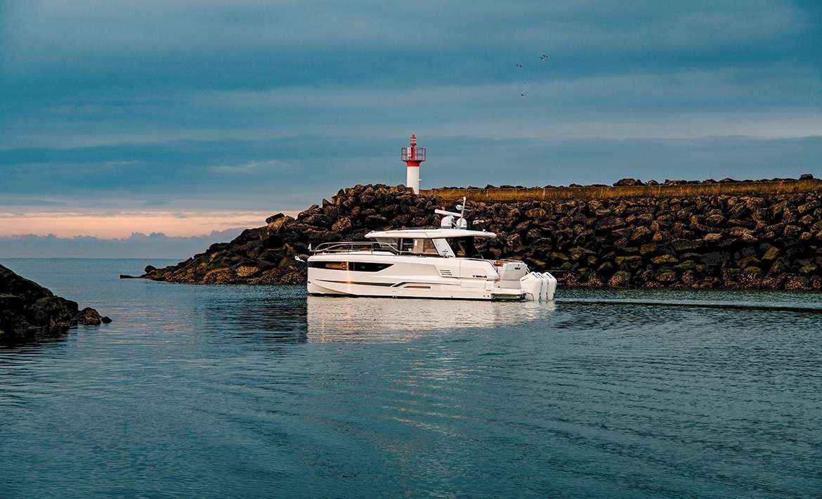 Motorboot Wellcraft 44 Explorer