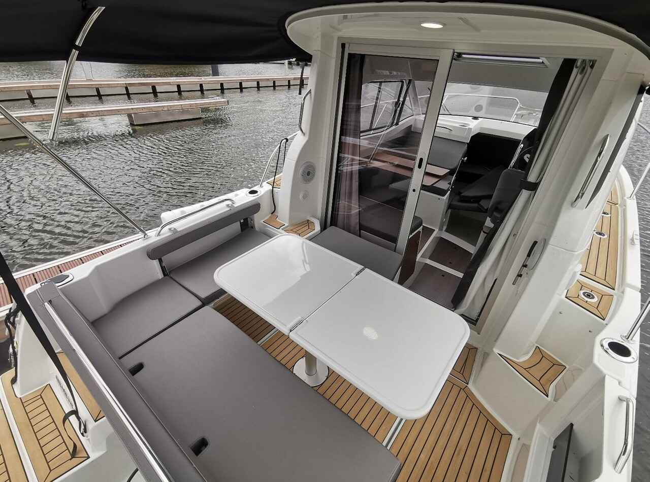 Motorboot Bénéteau Antares 7