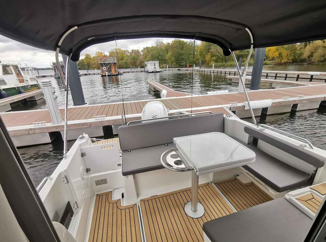 Motorboot Bénéteau Antares 7