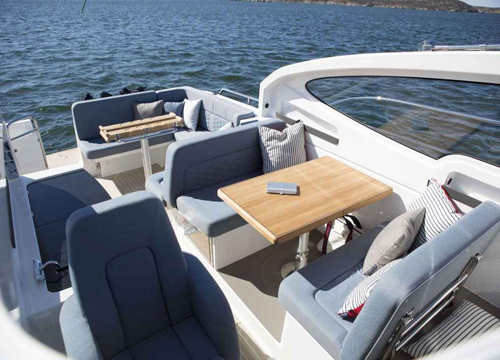 Motorboot Nimbus 305 Drophead