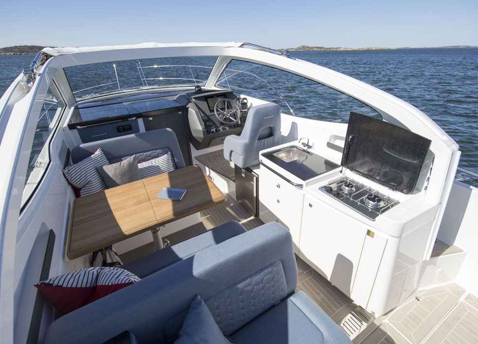 Motorboot Nimbus 305 Drophead